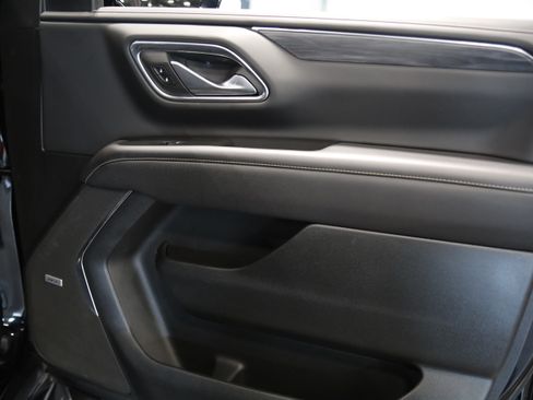 Used 2022 GMC Yukon SLT AWD/4WD image 42