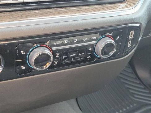 Used 2023 Chevrolet Silverado 1500 LT image 32