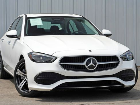 Used 2022 Mercedes-Benz C 300 Sedan image 2