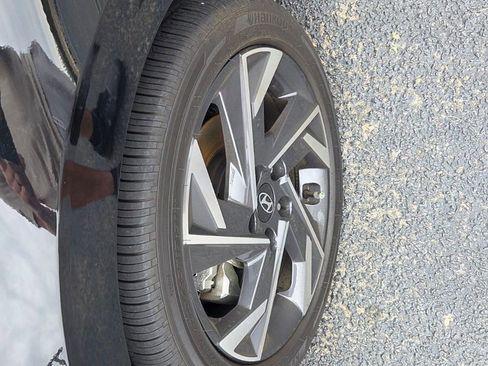 New 2025 Hyundai Elantra SEL FWD image 15