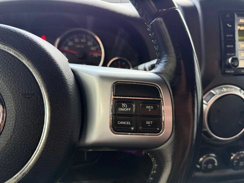 Used 2016 Jeep Wrangler Unlimited Rubicon AWD/4WD image 26