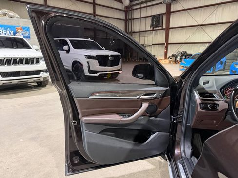 Used 2016 BMW X1 xDrive28i AWD/4WD image 11
