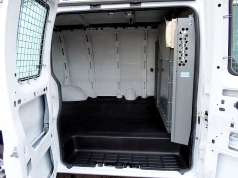 Used 2013 Chevrolet Express 2500 image 16