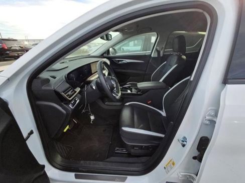 Used 2025 Buick Envision Sport Touring image 3