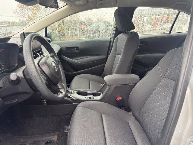 Used 2025 Toyota Corolla LE FWD image 14