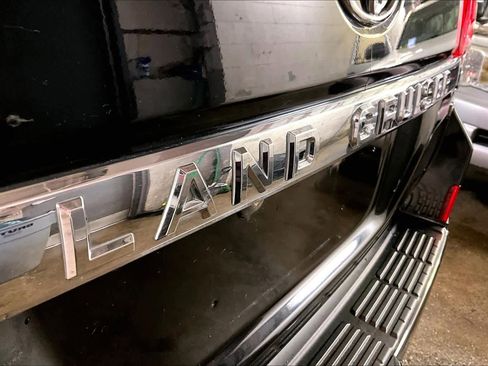 Certified 2017 Toyota Land Cruiser image 9