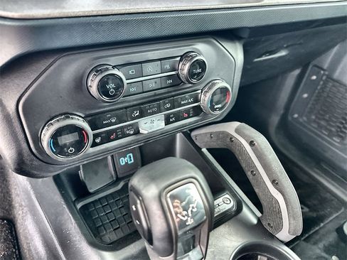 Used 2024 Ford Bronco Outer Banks image 27