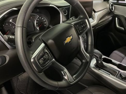 Used 2025 Chevrolet Blazer LT w/ Convenience Package FWD image 16