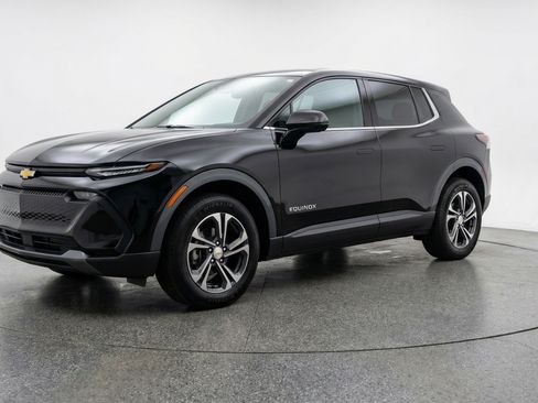 Used 2025 Chevrolet Equinox LT image 3