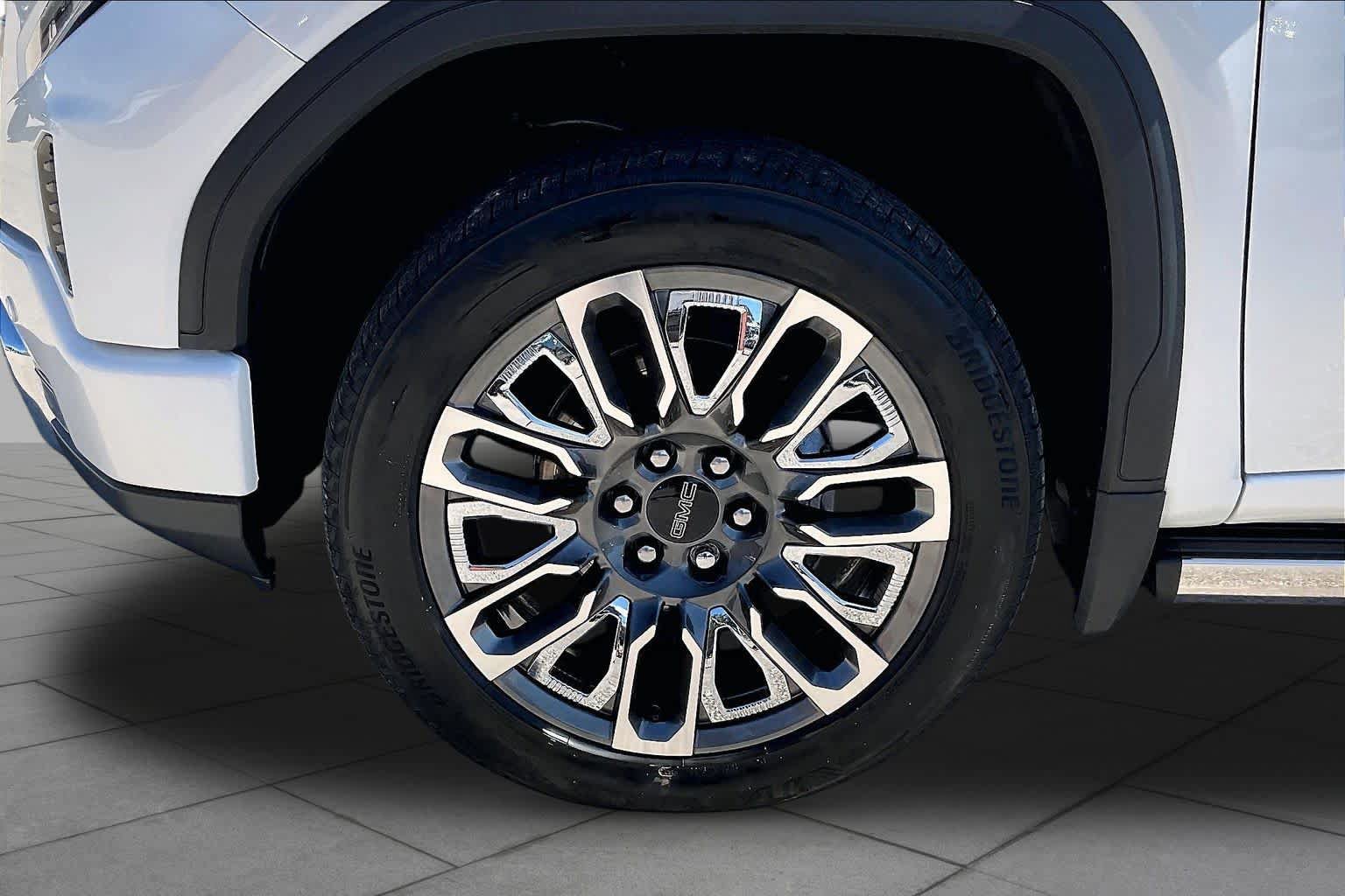 Used 2025 GMC Sierra 1500 Denali Ultimate AWD/4WD image 11