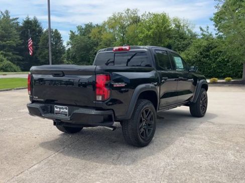 Used 2025 Chevrolet Colorado Trail Boss AWD/4WD image 8