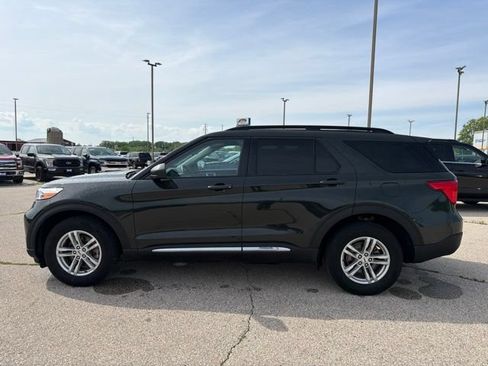 Used 2024 Ford Explorer XLT w/ Equipment Group 202A AWD/4WD image 2