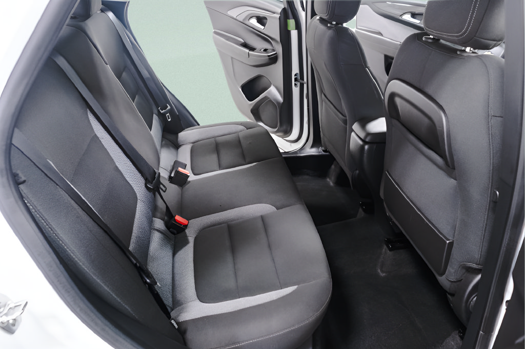 Used 2025 Chevrolet TrailBlazer LT AWD/4WD image 34