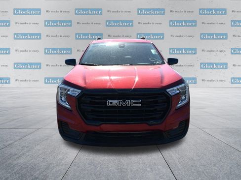 Used 2023 GMC Terrain SLE w/ Driver Convenience Package FWD image 2