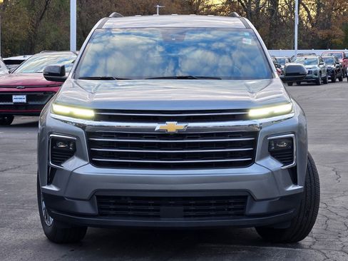 Certified 2025 Chevrolet Traverse LT image 3