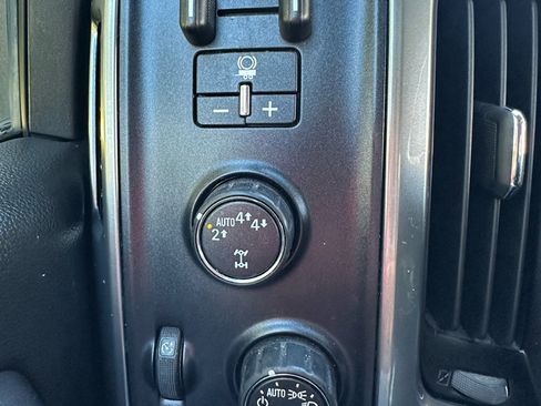 Used 2018 Chevrolet Silverado 1500 LT w/ All Star Edition image 21