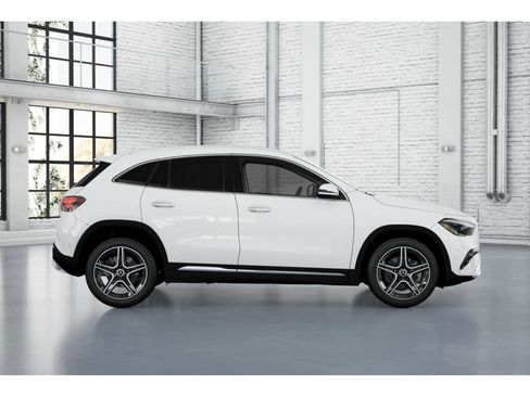 New 2026 Mercedes-Benz GLA 250 4MATIC image 16