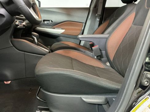 Used 2020 Nissan Kicks SR image 17