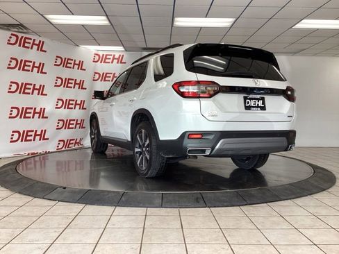 Used 2023 Honda Pilot Touring image 5