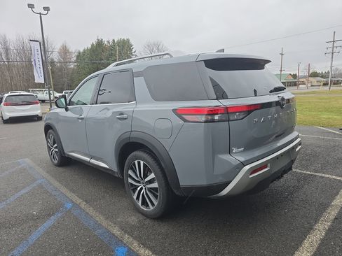 Used 2023 Nissan Pathfinder Platinum image 6