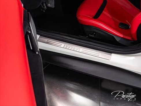 Used 2021 Ferrari Roma RWD image 21