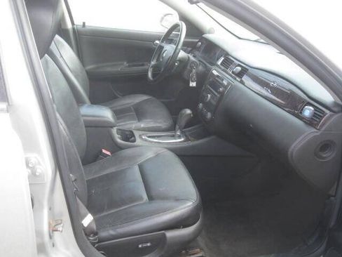 Used 2014 Chevrolet Impala LTZ FWD image 19