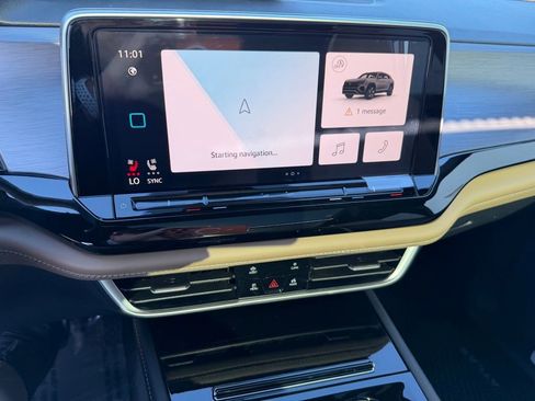 New 2026 Volkswagen Atlas Cross Sport SE image 23