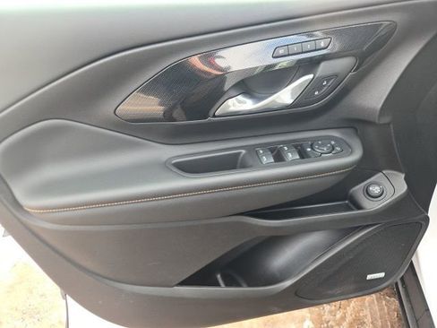 Used 2024 GMC Terrain AT4 w/ Infotainment Package II image 28