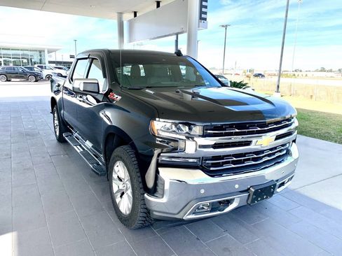 Used 2020 Chevrolet Silverado 1500 LTZ w/ LTZ Plus Package image 3