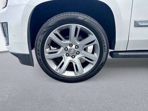 Used 2017 Cadillac Escalade ESV Premium Luxury RWD image 12