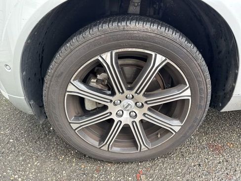 Used 2018 Volvo XC60 T6 Inscription w/ Luxury Seat Package image 5