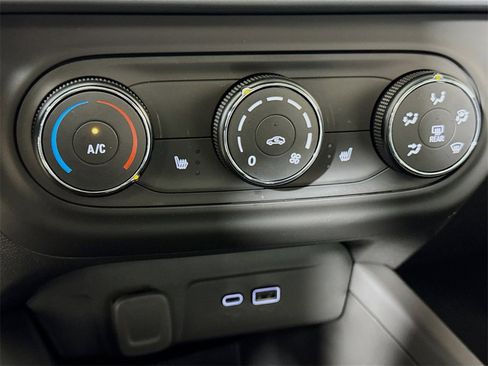 New 2026 Chevrolet Trax LS w/ LS Convenience Package image 10