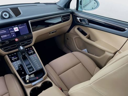 New 2026 Porsche Macan S image 26
