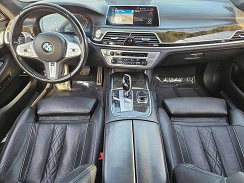 Used 2020 BMW 750i xDrive w/ Executive Package image 16