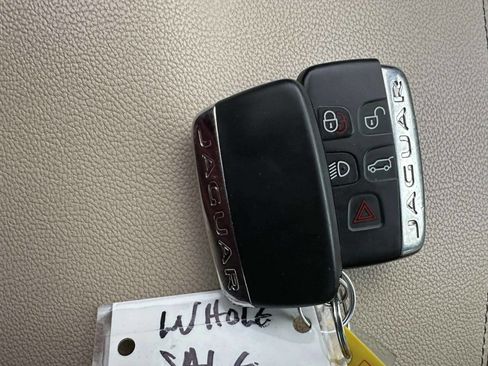 Used 2017 Jaguar F-PACE Prestige image 29