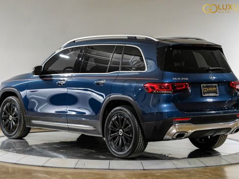 Used 2023 Mercedes-Benz GLB 250 w/ Premium Package image 12