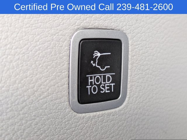 Certified 2024 Jeep Wagoneer 4WD image 10