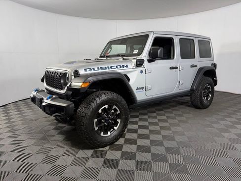 Used 2024 Jeep Wrangler Unlimited Rubicon 4xe w/ Safety Group AWD/4WD image 4
