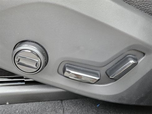 New 2025 Volvo XC90 B6 Plus w/ Protection Package image 25