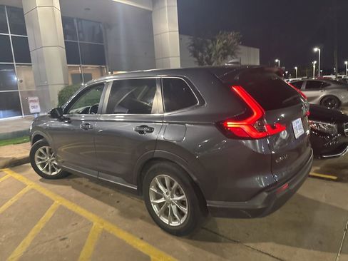 Used 2023 Honda CR-V EX image 3