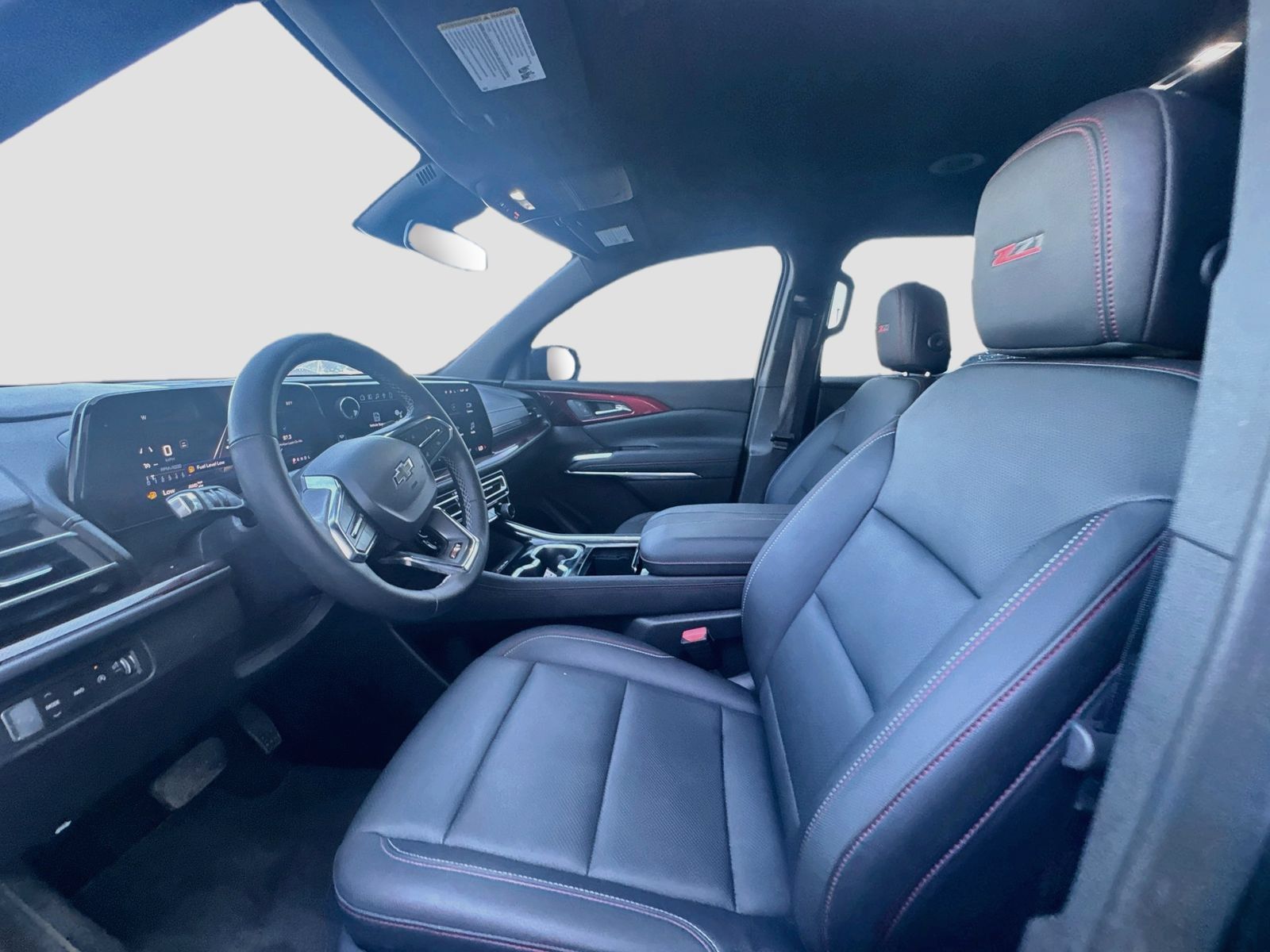 Used 2024 Chevrolet Traverse Z71 AWD/4WD image 21