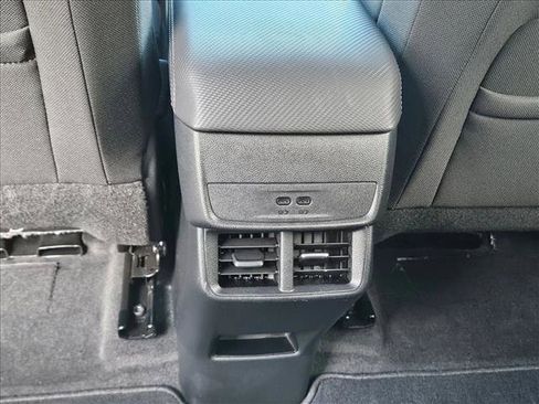 Used 2026 Chevrolet Equinox LT AWD/4WD image 18