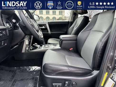 Used 2016 Toyota 4Runner SR5 Premium image 10