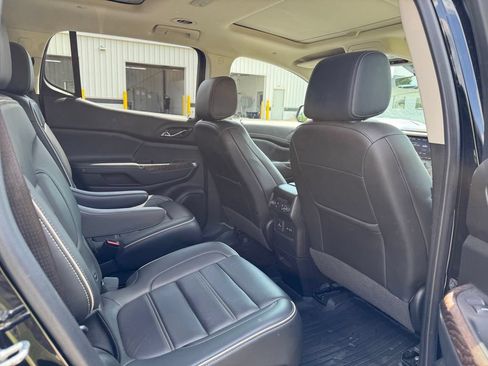 Used 2021 GMC Acadia Denali w/ Denali Ultimate Package AWD/4WD image 13