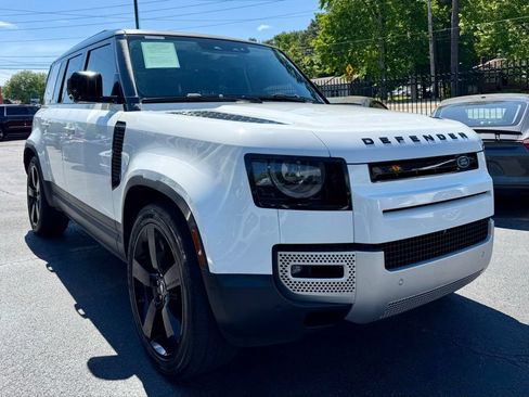 Used 2020 Land Rover Defender 110 HSE AWD/4WD image 2