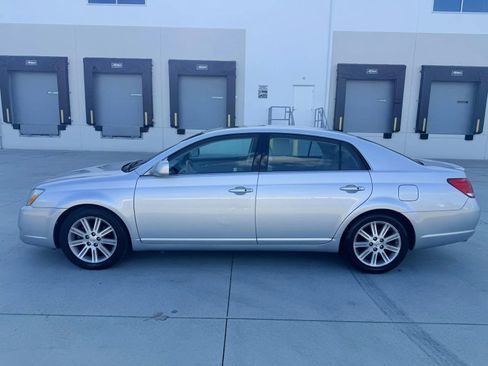Used 2007 Toyota Avalon Limited FWD image 2