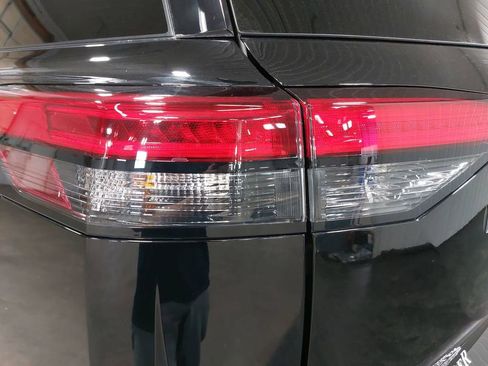 Certified 2025 Nissan Pathfinder S AWD/4WD image 33