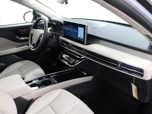 New 2026 Lincoln Corsair Premiere image 30