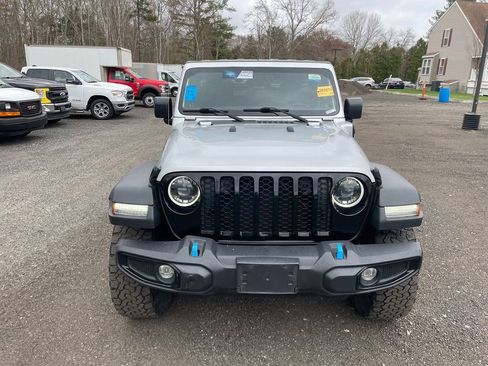 Used 2023 Jeep Wrangler Unlimited w/ Cold Weather Group AWD/4WD image 3