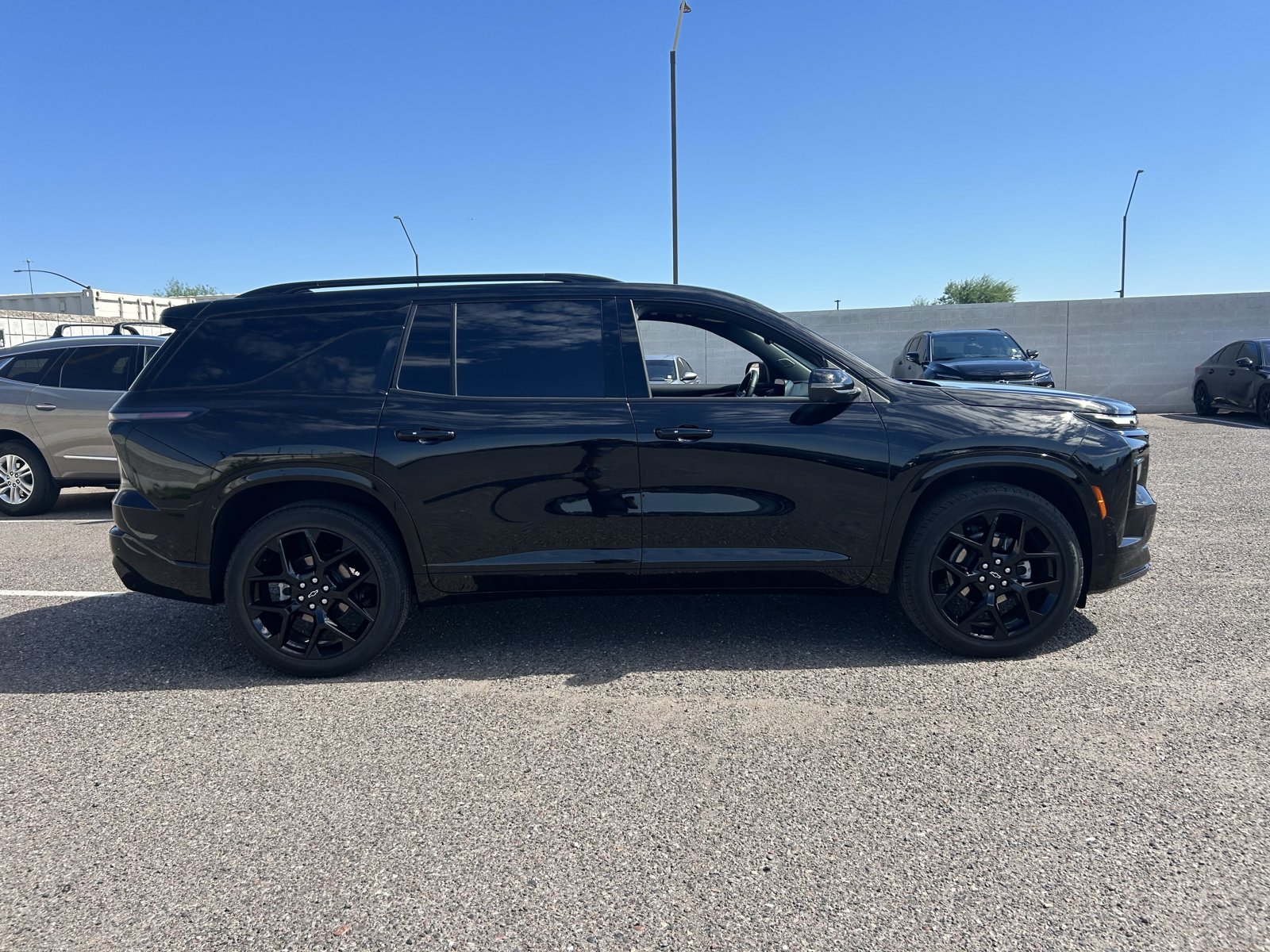 Used 2026 Chevrolet Traverse RS w/ LPO, Floor Liner Package FWD image 6